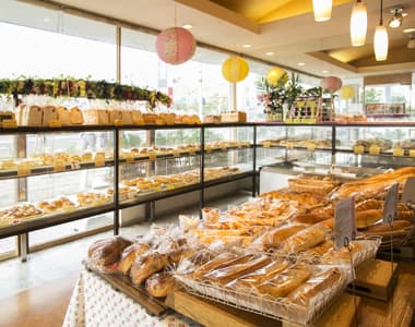 市内3店舗で展開するまちのパン屋さん